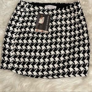 Naked wardrobe houndstooth skirt